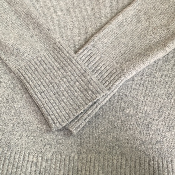 Court and rowe sweater - Picture 3 of 4